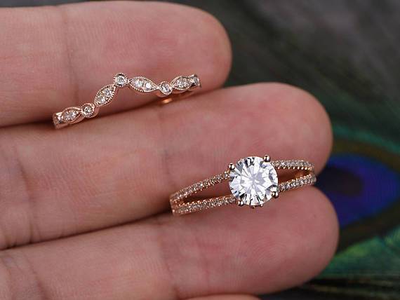 Vintage Design Bridal Ring Set, Round Cut