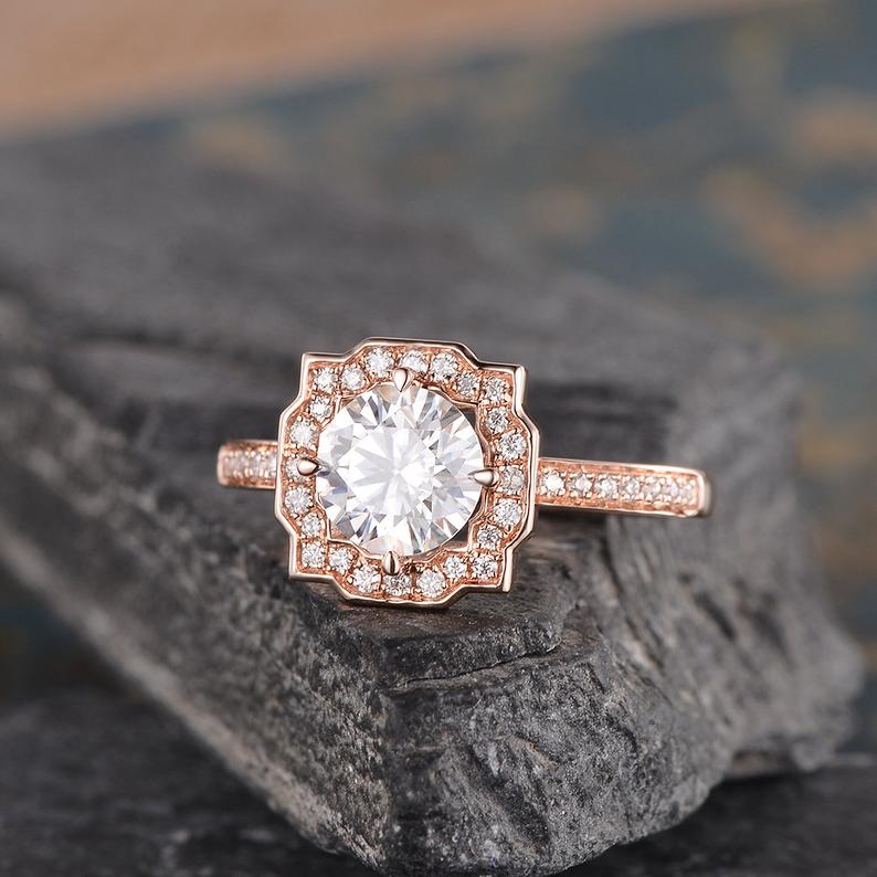 Round Cut Moissanite, Vintage Style Halo