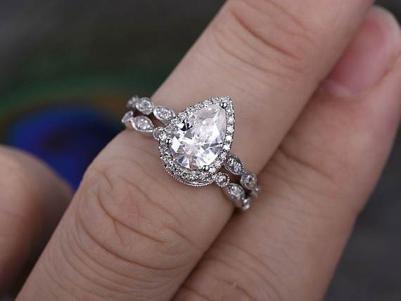 Pear Cut Bridal Ring Set, Vintage Design