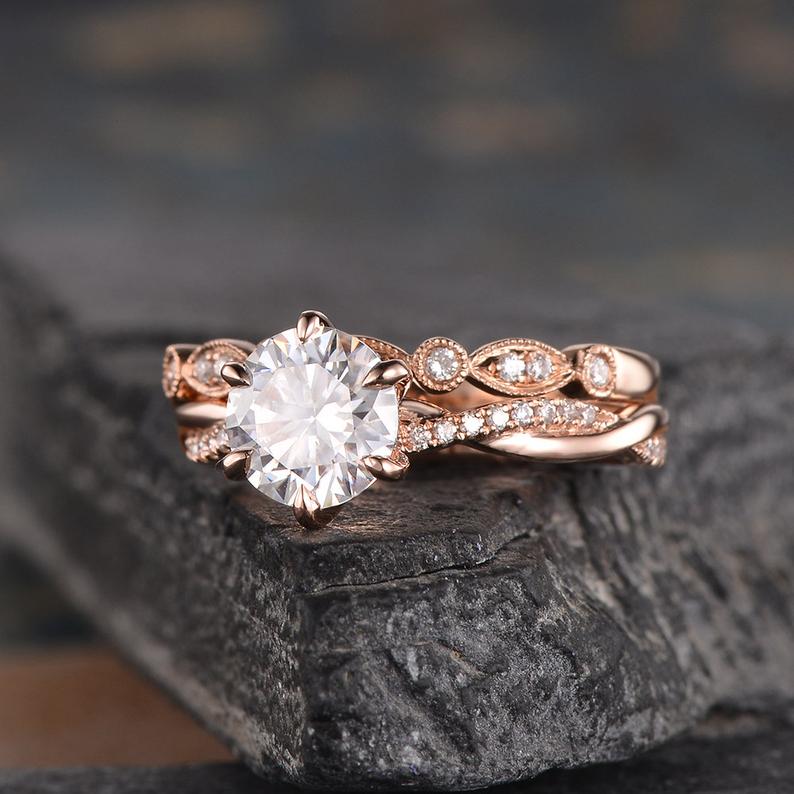 Round Cut Moissanite Bridal Ring Set