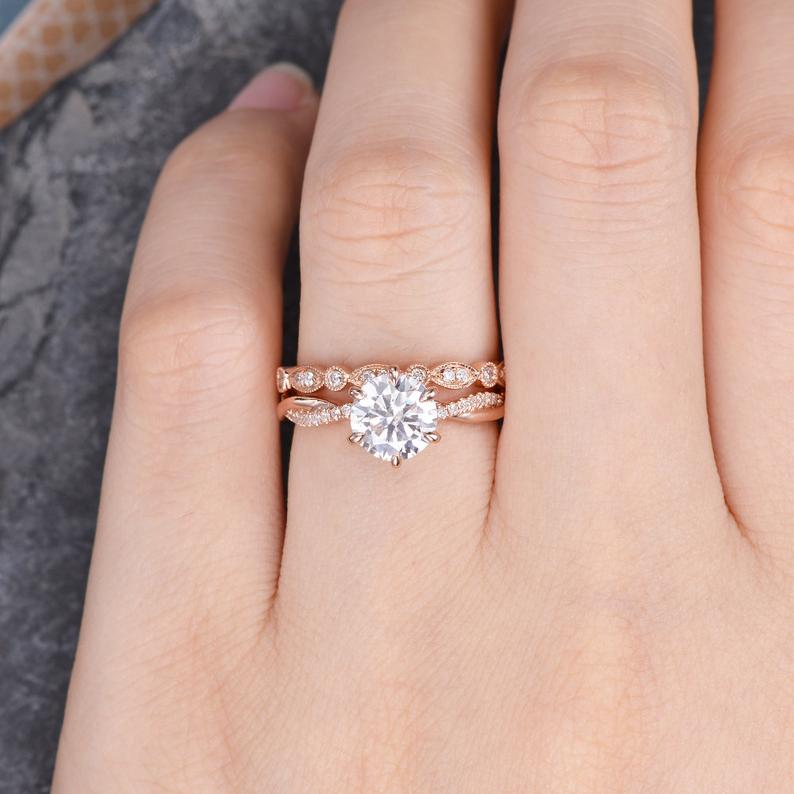 Round Cut Moissanite Bridal Ring Set