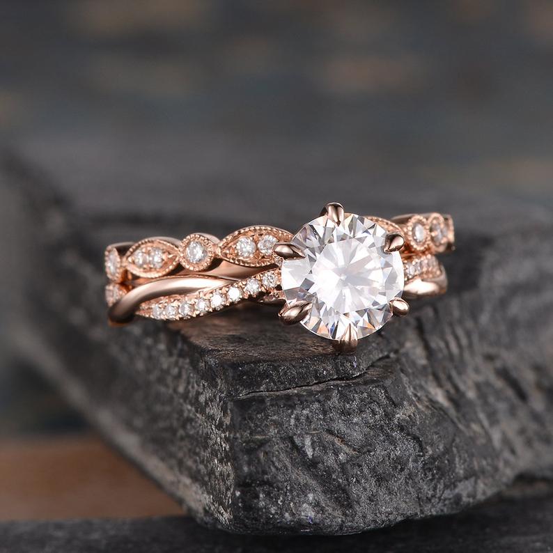 Round Cut Moissanite Bridal Ring Set