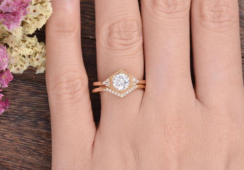 Vintage Style Bridal Ring Set, Round Cut – Flawless Moissanite